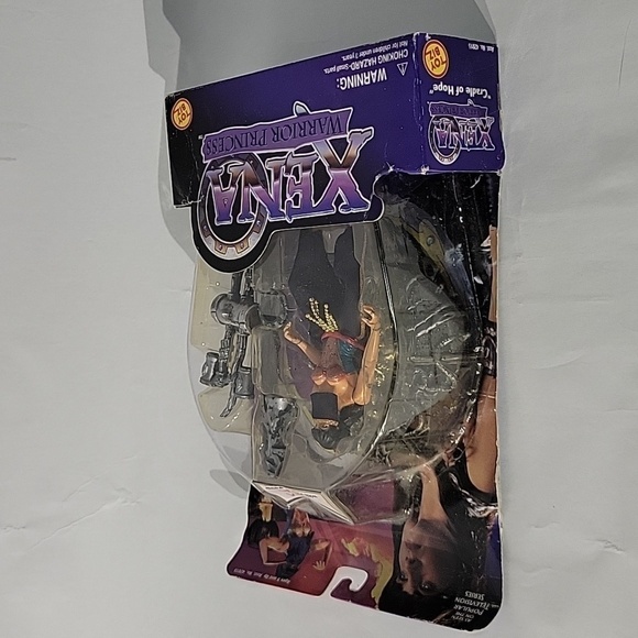 Toy Biz, Xena Warrior Huntress, Gabrielle Orphan of War, & Harem Xena w/ Pillar - Picture 17 of 17